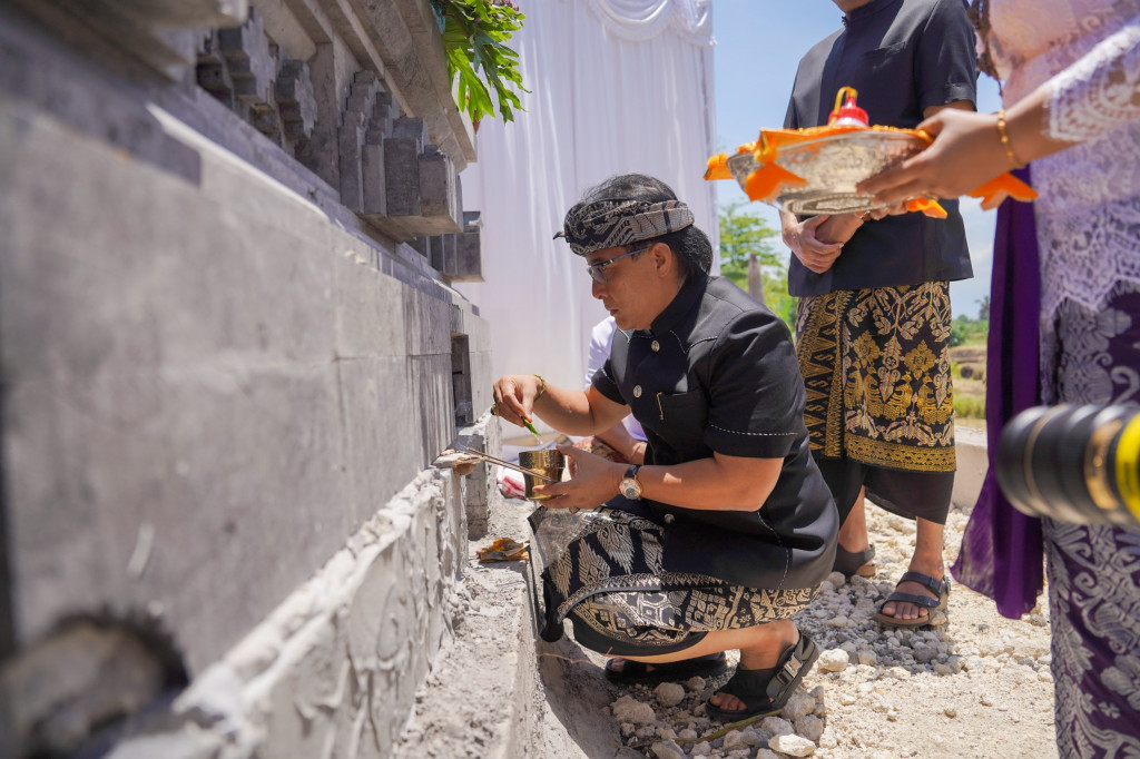 Bupati Badung I Nyoman Giri Prasta Letakan Batu Pertama Kantor Perumda Air Minum Tirta Mangutama
